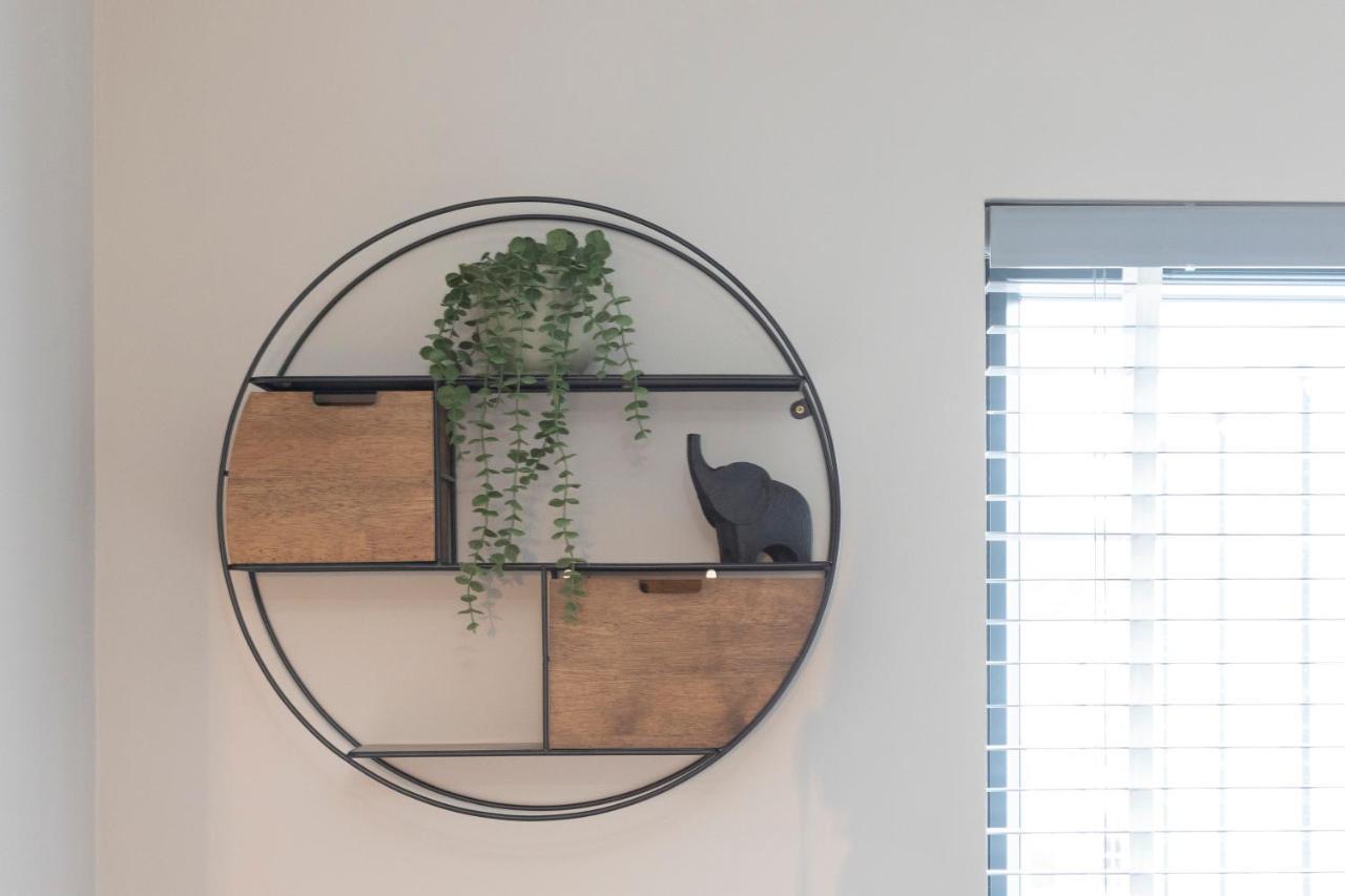 Elliot Oliver - Chic 2 Bedroom Town Centre Apartment Cheltenham Extérieur photo