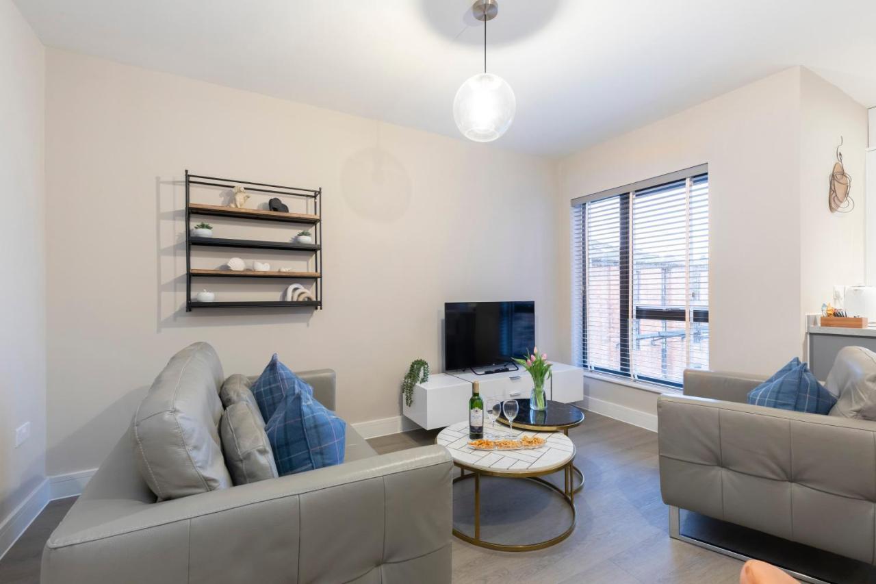 Elliot Oliver - Chic 2 Bedroom Town Centre Apartment Cheltenham Extérieur photo