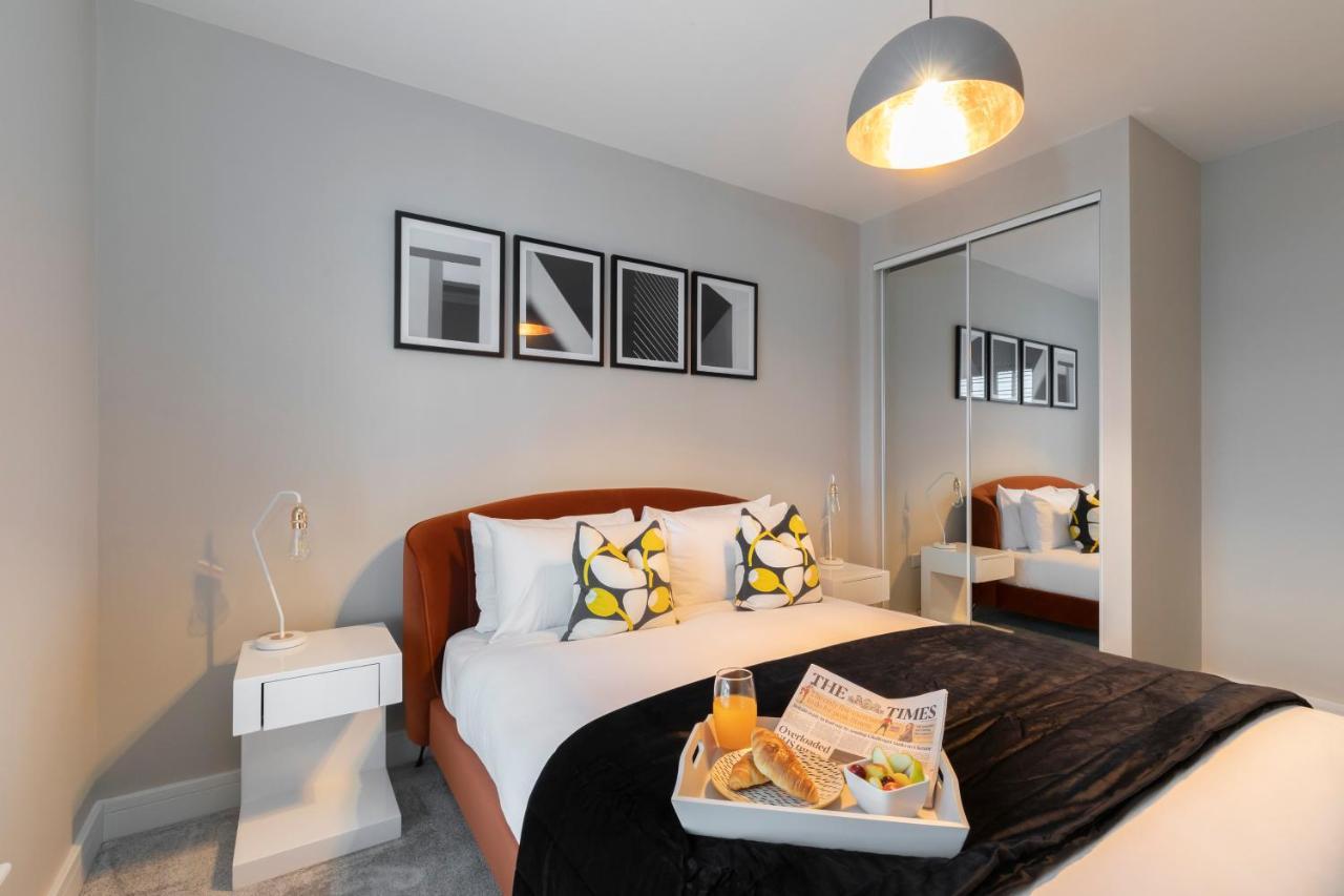 Elliot Oliver - Chic 2 Bedroom Town Centre Apartment Cheltenham Extérieur photo